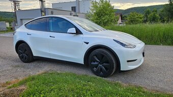 Tesla Model Y SUV 378kw Long Range 99 900km, dual motor 4x4 - 5