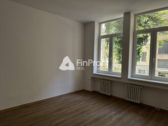 Kompletne zrekonštruovaný, klimatizovaný 4i byt na predaj - - 5