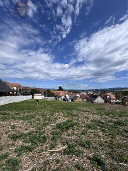 Na predaj oplotený stavebný pozemok v obci Banka, 1 623 m² - 5