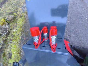 Kolesovy nakladac smykovy - 5