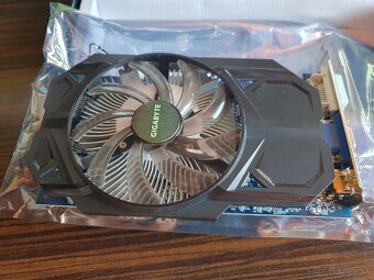 RADEON R7 250 - 5