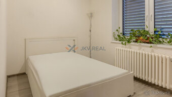 Na predaj rodinný dom v tichej lokalite Nových Zámkoch - 5