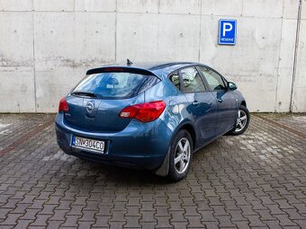 Opel Astra Hatchback 1.4 benzín 74 kW - 5
