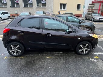 Mazda 2 - 5