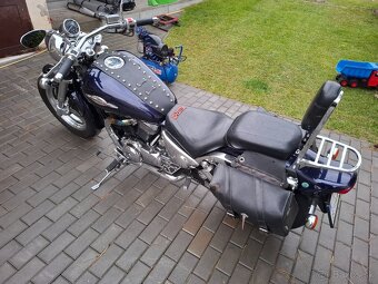 SUZUKI MARAUDER VZ 800 - 5