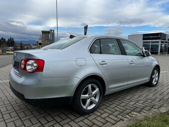 Volkswagen Jetta - 5