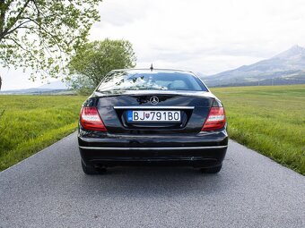 Mercedes-Benz C trieda 180 Sedan - 5