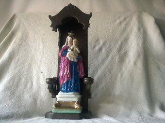 stará madona v drevenom oltáriku - 5