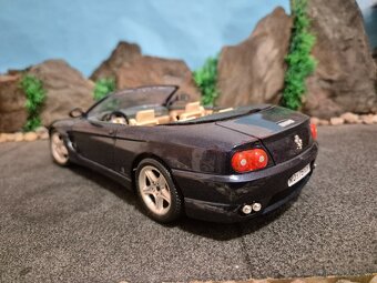Prodám model 1:18 Ferrari 456GT cabrio - 5