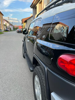 TOYOTA FJ CRUISER - 5