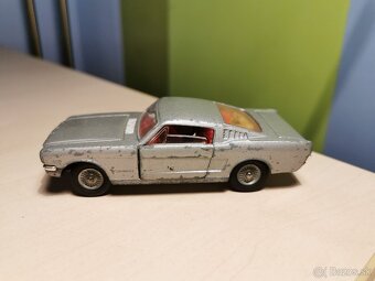Corgi toys Ford Mustang - 5