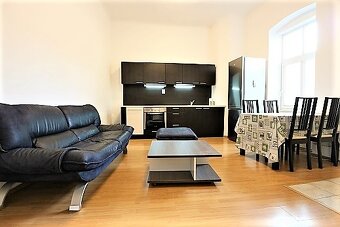 IHNEĎ VOĽNÝ 2i. BYT V CENTRE BRATISLAVY / KOLLÁROVO NÁM. - 5
