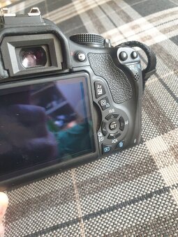 Canon EOS 600D - 5