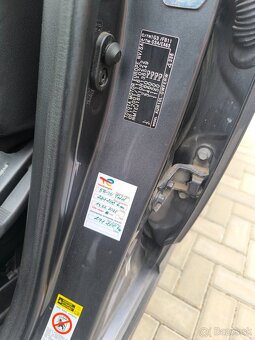 Toyota Corolla Verso 2,2 100KW Nafta - 5