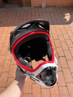 Downhill prilba - 5