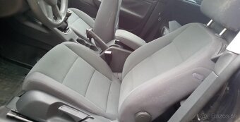 VOLKSWAGEN GOLF V 1,4I 66KW - 5