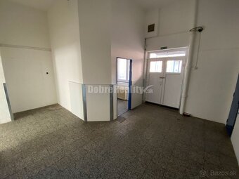 Veľké obchodno-komerčné priestory na prenájom vo frekventova - 5