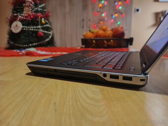 DELL Latitude E6440 - 14.1" / i5 / SSD / AMD Grafika / Dock - 5