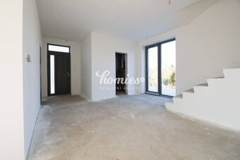 PREDAJ výnimočný 5-izbový dom, Zlaté Moravce-centrum - 5