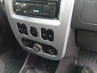 Rozpredám Dacia Logan mpv - 5