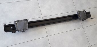 BMW 1 E87 Výstuha zadného nárazníka - 5