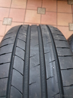 Goodyear 215/50 r18 - 5