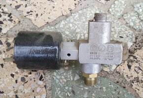 Rozeta na bicykel budík elektromagnetický vzduchový ventil - 5