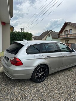 BMW E91 330d 2006 - 5