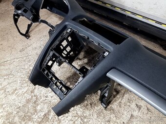 Predám originálnu palubovku Škoda Octavia 2 Facelift - 5