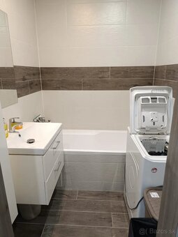 Ponúkam na prenájom 3-iz. byt, začiatok Petržalky, Šusteková - 5