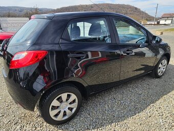 MAZDA 2 1.4i 82000km - 5