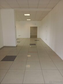 Predaj 2 podlažný objekt s parkovaním v B.B. - 5