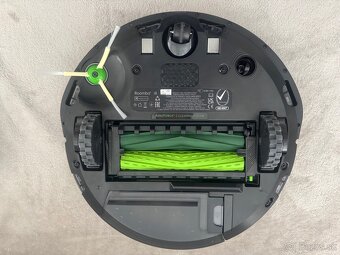 iRobot Roomba I8 combo 2v1 Vysávač a mop - 5