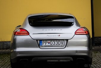 Porsche Panamera 4 - 5