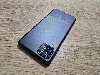 Samsung A12 ma len velmi jemne znamky pouzivania telefon s n - 5