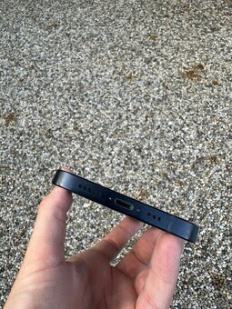 iPhone 13 - baterie 100% - 5