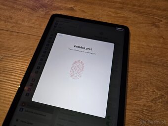 Apple iPad Air 4 64GB - 5