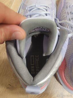 Nike Air Zoom Gt Jump ET - 5