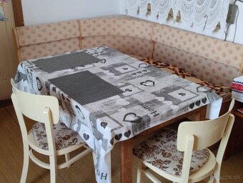 Kuchynská linka, rohová lavica so stolom a stoličkami - 5