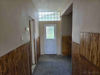 Dulovce - RODINNÝ DOM so 700 m2 POZEMKOM - 5