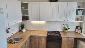 Predám slnečný 3-izbový byt v Bratislave, Karlovej Vsi - 5