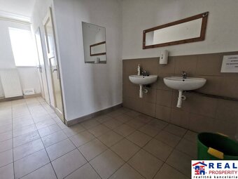 STROJNÍCKA: SKLAD 605 m2-naklad. rampa 164 m2, soc. záz., 4 - 5