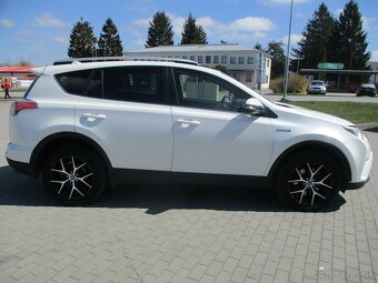 TOYOTA RAV4 2.5Hybrid 145 kW Executive e-CVT 2016 - 5