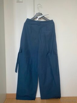 Tmavomodré wide leg cargo nohavice, veľkosť 36 - 5