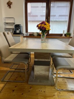 Jedálenský stôl so 4 stoličkami - 5