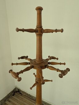 Stojanový vešiak - 5