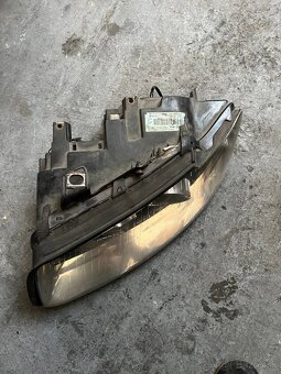 Predné svetla Audi A4 B6 - 5