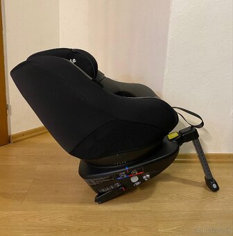 Autosedacka Joie spin 360 v takej čierno-šedej farbe - 5