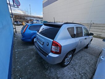Predám Jeep Compass 2,4 automat 4x4 - 5