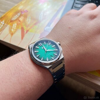 Christopher Ward The Twelve Ti Green 40mm - 5
